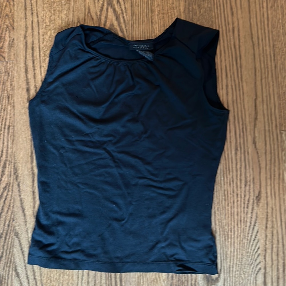 Limited x-small top